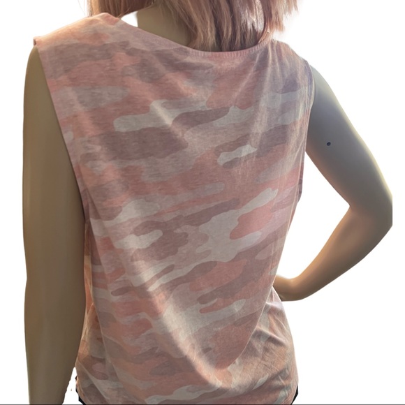 NWT Lucky Brand Women Tie Front Top MSRP $49.50 Pink Camo Médium - Picture 7 of 11